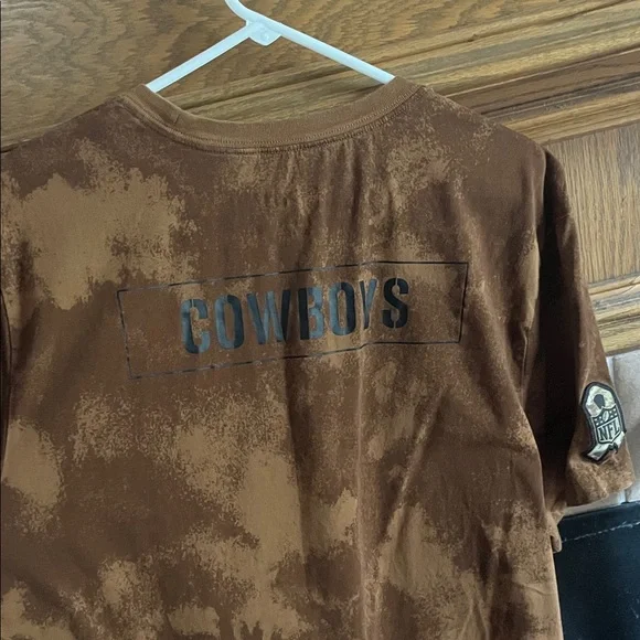 Dallas Cowboys Salute to Service Graphic T-Shirt - Picture 4 of 5